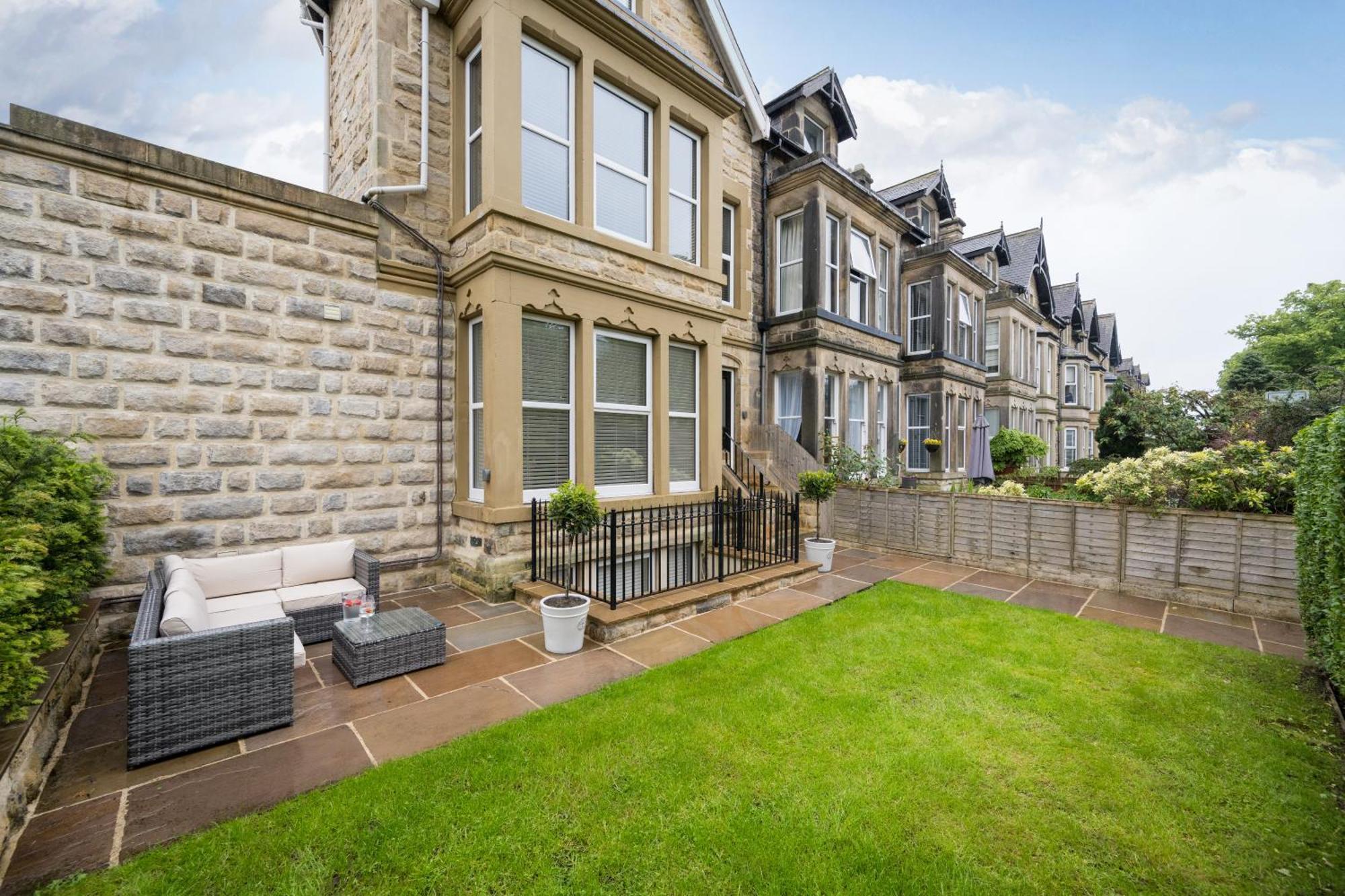 Sixtytwo By Harrogate Serviced Apartments Esterno foto